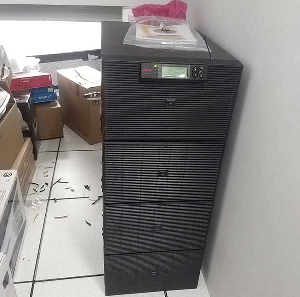 Thương mại UPS Delta đã qua sử dụng